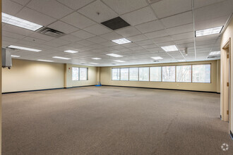 630 Morrison Rd, Gahanna, OH for lease Interior Photo- Image 1 of 7