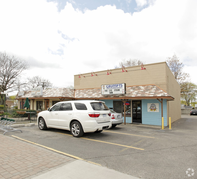 230-242 S Main St, Clawson, MI for lease - Building Photo - Image 2 of 2