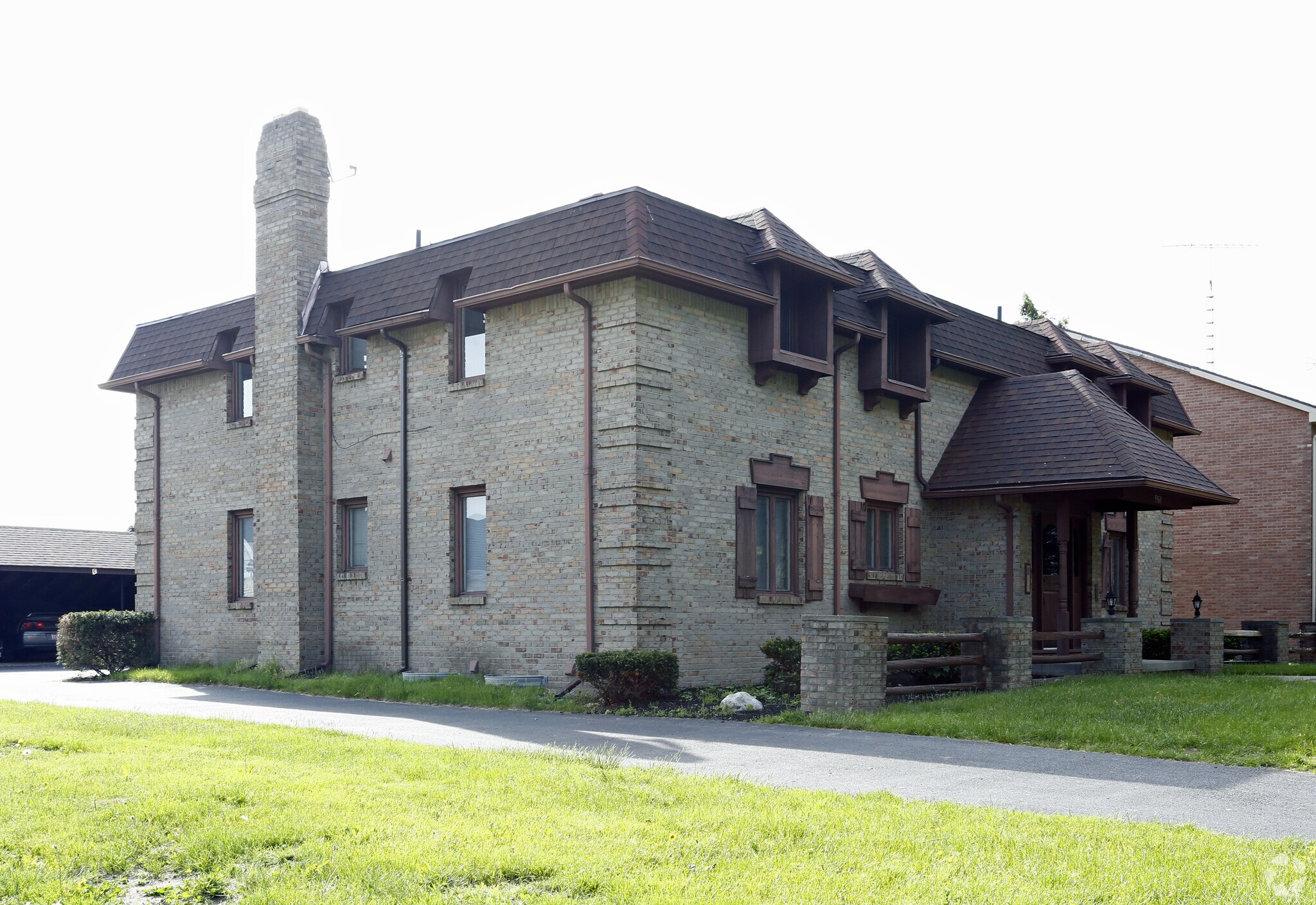 5560 Cresthaven Ln, Toledo, OH for sale Primary Photo- Image 1 of 1