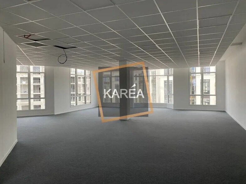 Office in Chessy for sale - Interior Photo - Image 1 of 5