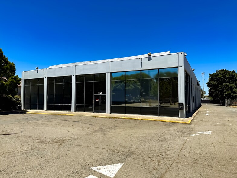1651 Concord Ave, Concord, CA for lease - Building Photo - Image 1 of 14