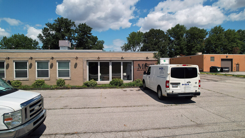 15708 Industrial Pky, Cleveland, OH for sale - Building Photo - Image 3 of 12