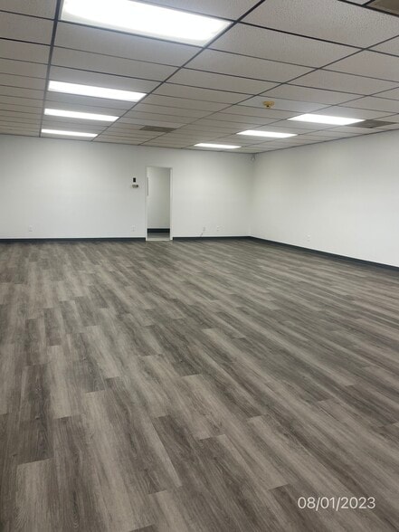 1511 W Holt Blvd, Ontario, CA for lease - Building Photo - Image 2 of 3