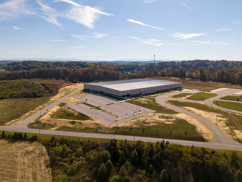 1295 Huntington Park Dr, Loudon, TN for lease - Building Photo - Image 2 of 37