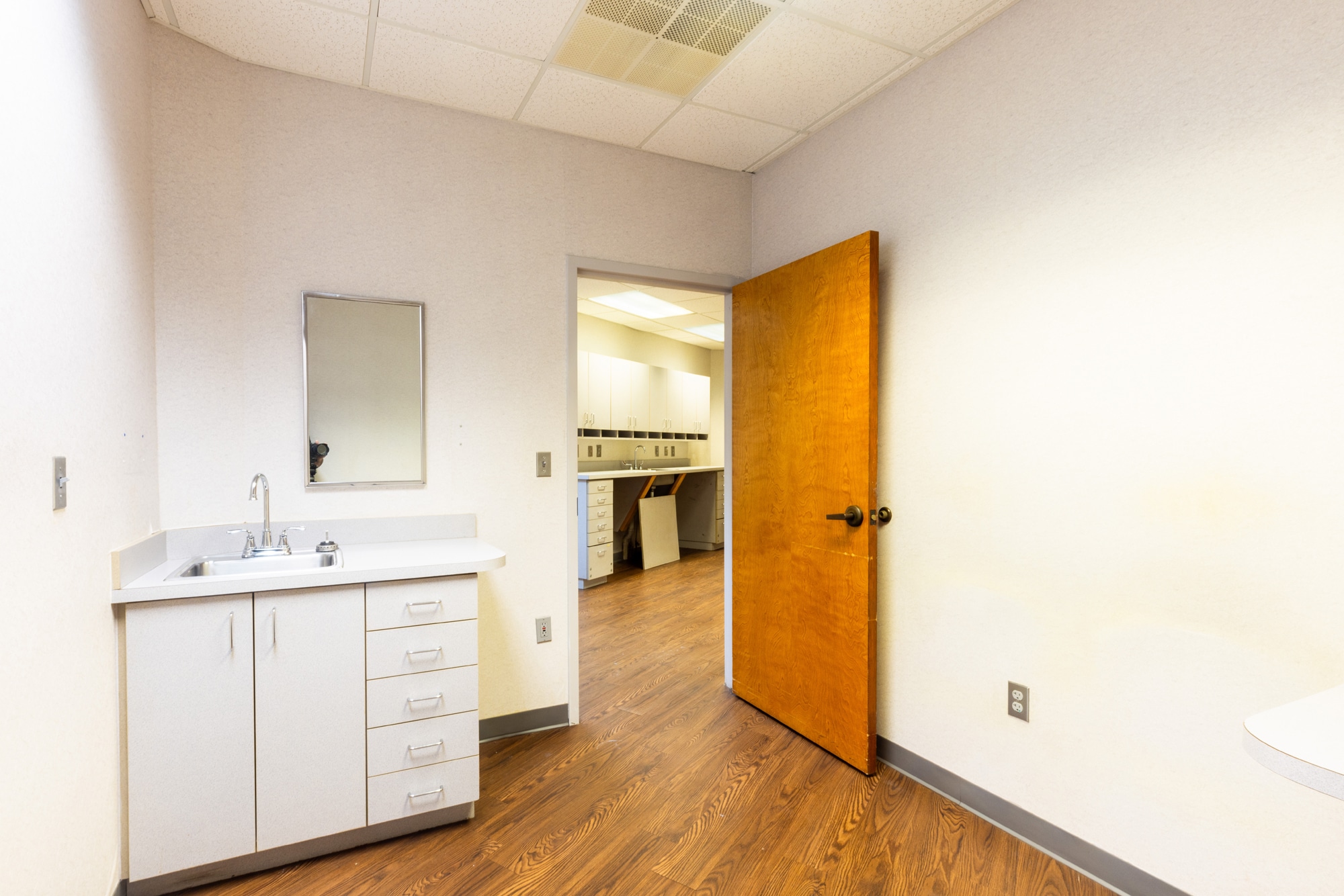 Suite H Interior Photo 5