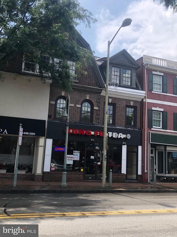 22 W Lancaster Ave, Ardmore, PA 19003