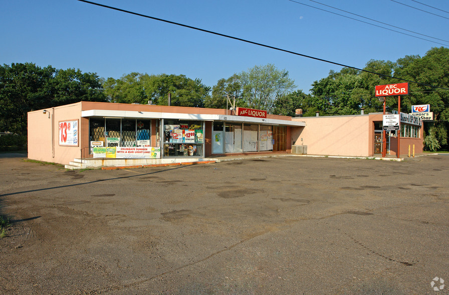 7861 Groveland Rd, Mounds View, MN for sale - Primary Photo - Image 1 of 2