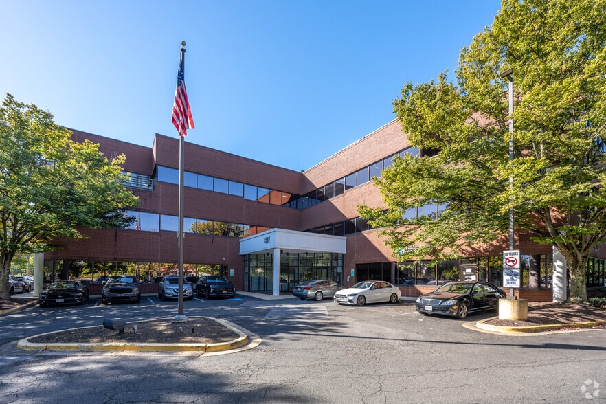 8507 Oxon Hill Rd, Oxon Hill, MD for lease - Building Photo - Image 3 of 5