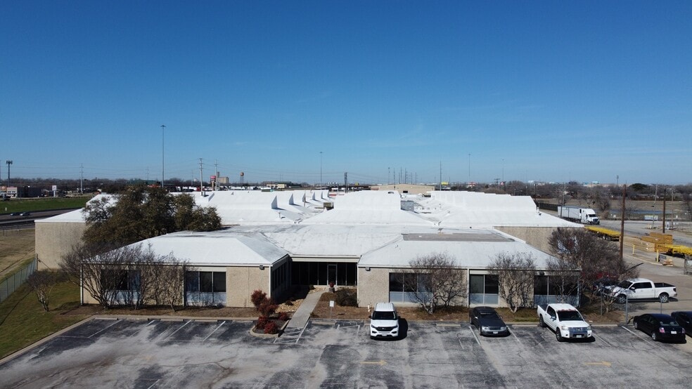 2817 Braswell Dr, Fort Worth, TX for lease - Building Photo - Image 2 of 15