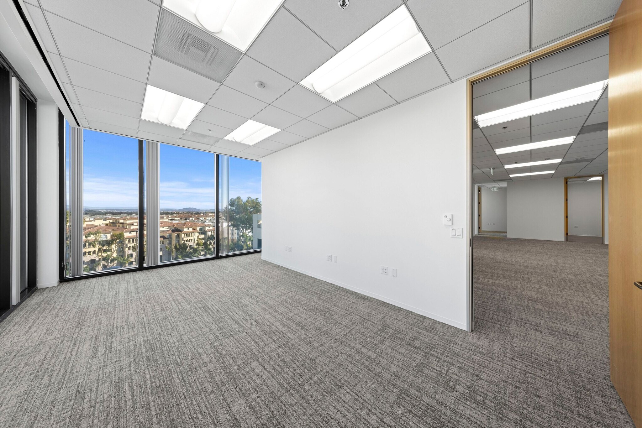 9191 Towne Centre Dr, San Diego, CA for lease Interior Photo- Image 1 of 10