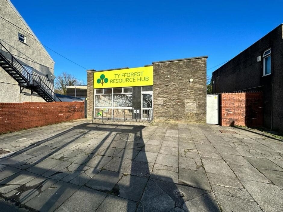 872 Carmarthen Rd, Swansea for sale Primary Photo- Image 1 of 1