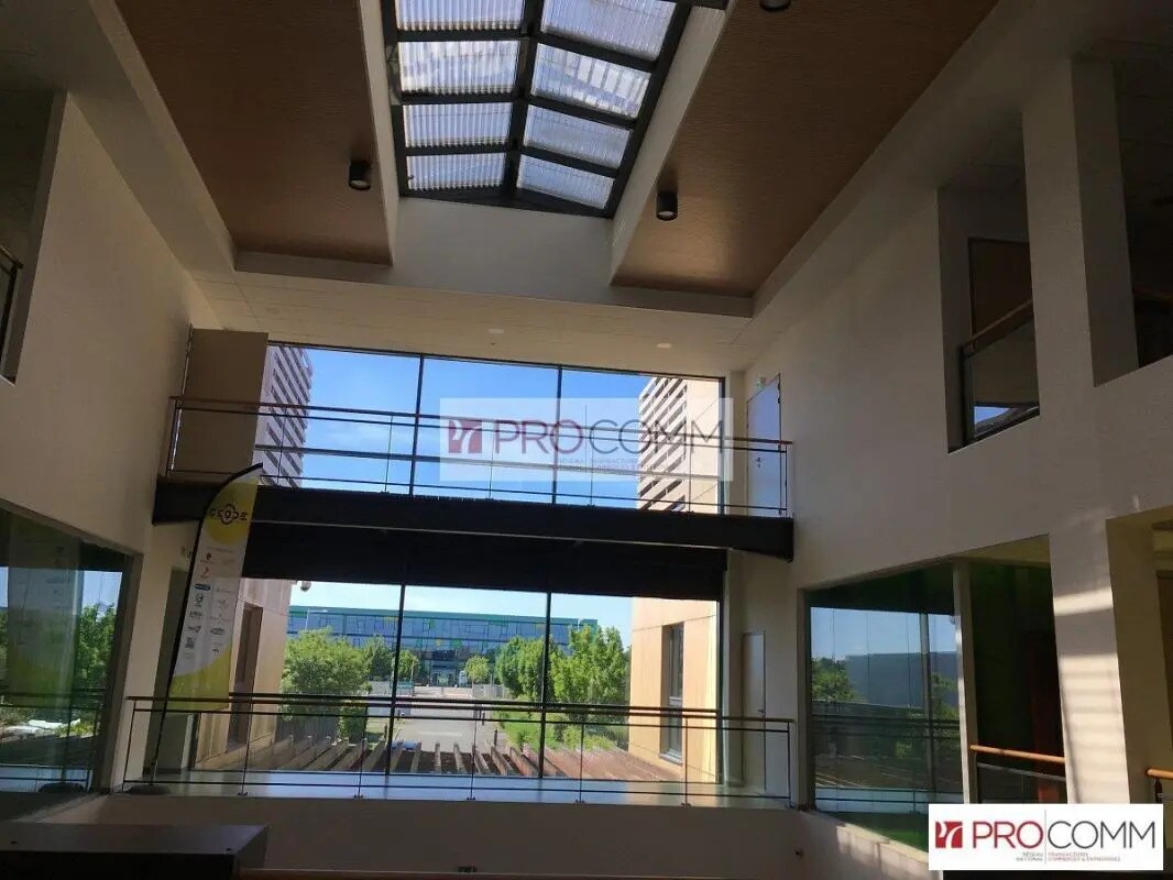 Office in Chartres for lease Interior Photo- Image 1 of 7