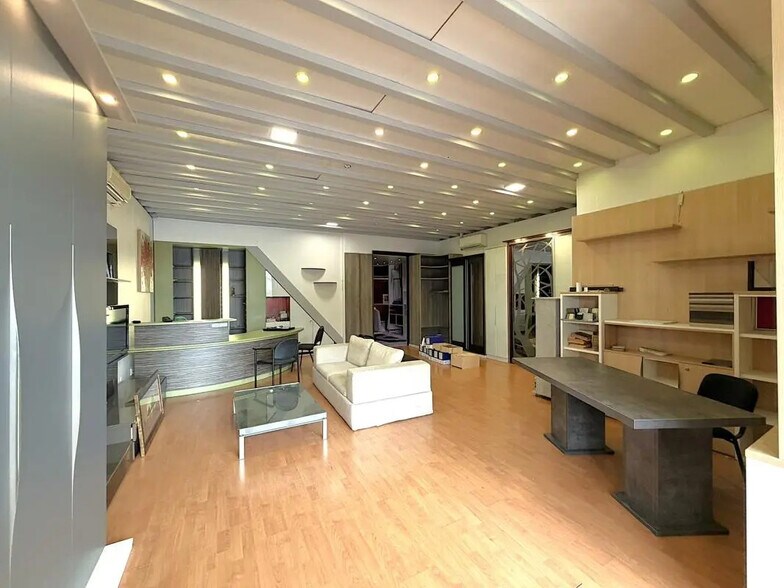 Retail in Pierrelaye for lease - Building Photo - Image 2 of 6