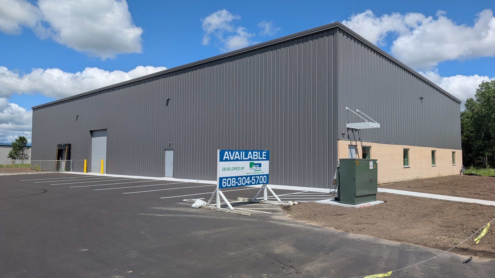 1230 Continental Dr, Eau Claire, WI for lease Building Photo- Image 1 of 8