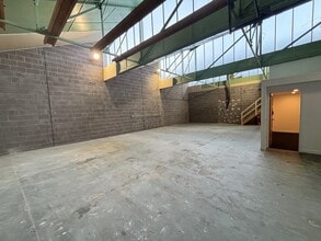 Montrose Av, Glasgow for lease Interior Photo- Image 1 of 4