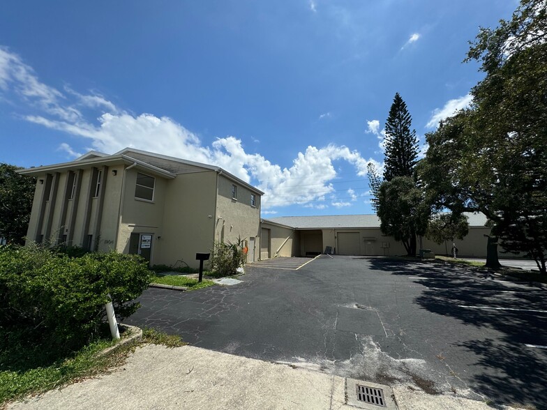 1904 44th Ave E, Bradenton, FL for lease - Building Photo - Image 2 of 11