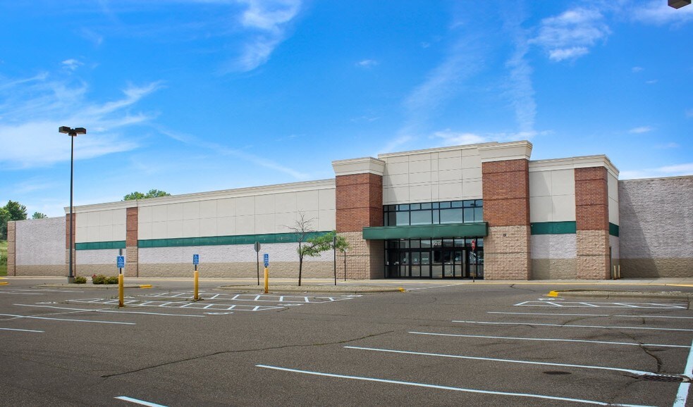 9015 Broderick Blvd, Inver Grove Heights, MN for sale - Building Photo - Image 1 of 1