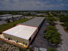 Industrial/Flex End-Cap | Fenced Yard - Warehouse