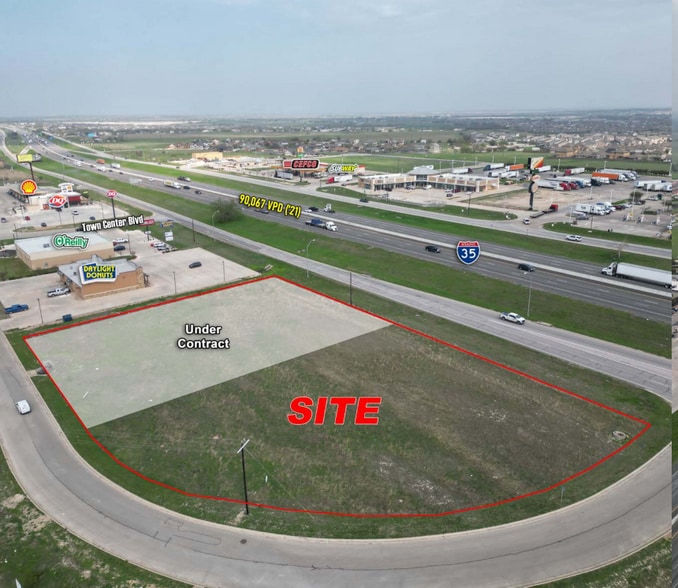 547 Town Center, Jarrell, TX for sale - Building Photo - Image 2 of 4