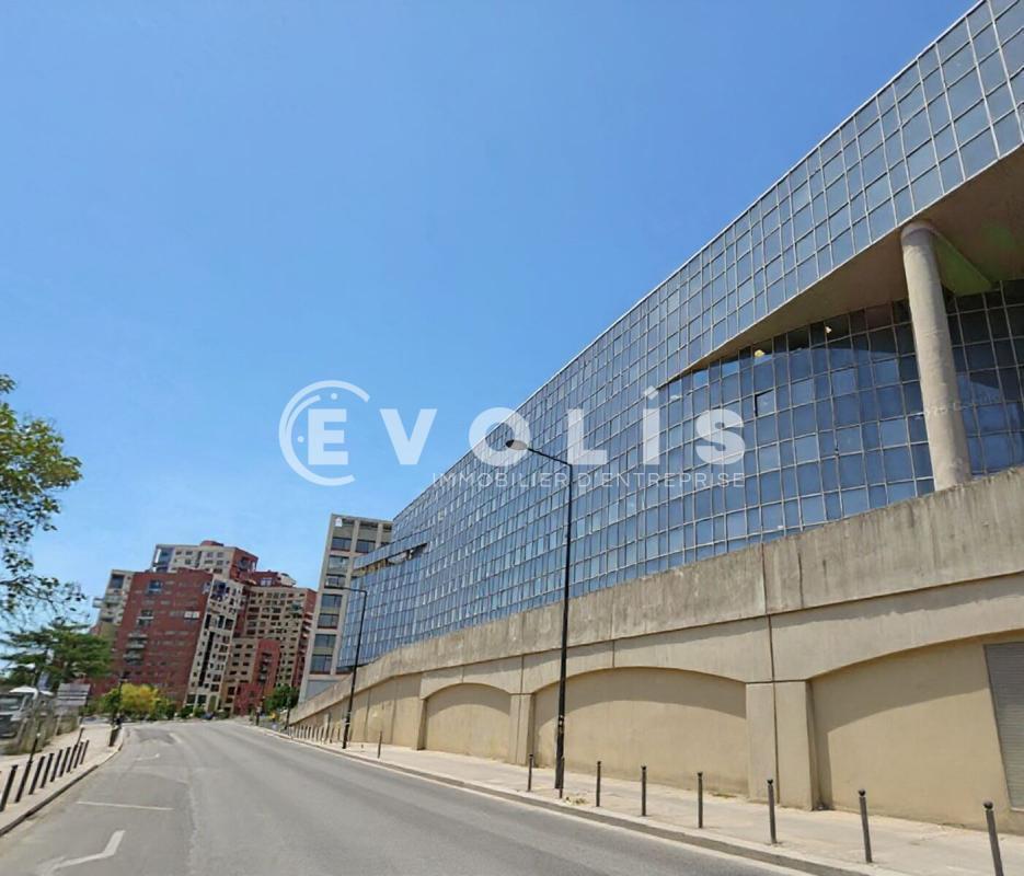 Office in Ivry-sur-Seine for lease Building Photo- Image 1 of 16