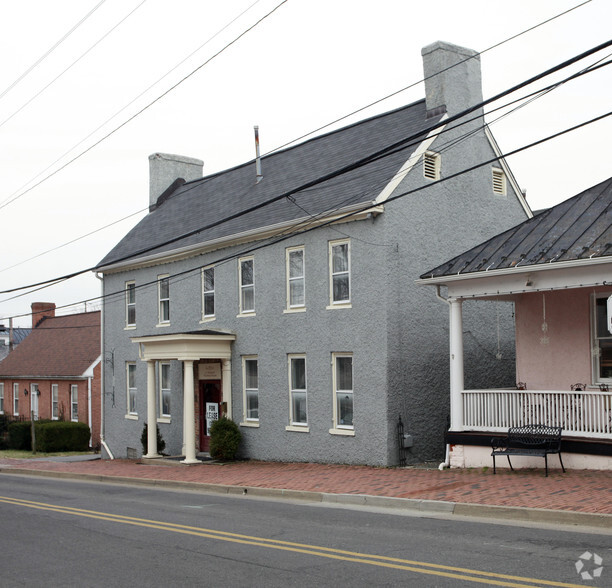 17 Loudoun St SE, Leesburg, VA for sale - Primary Photo - Image 1 of 3