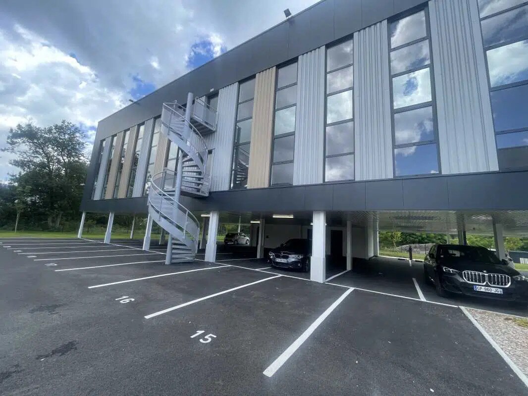 Office in Mérignac for sale Building Photo- Image 1 of 8