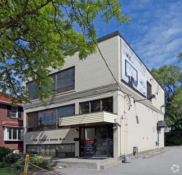 222 Sheppard Ave E, Toronto, ON for sale - Primary Photo - Image 1 of 1