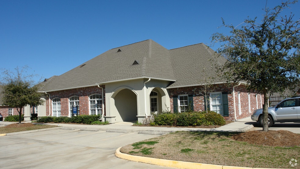 13702 Coursey Blvd, Baton Rouge, LA 70817 Bldg 5