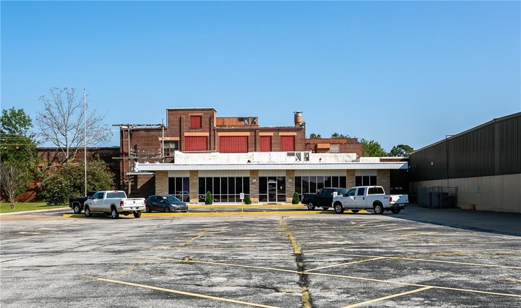 501 N Lincoln St, Siloam Springs, AR for sale Building Photo- Image 1 of 1