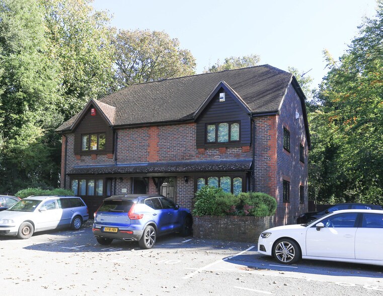 1011 Harwood Rd, Horsham, RH13 5UR