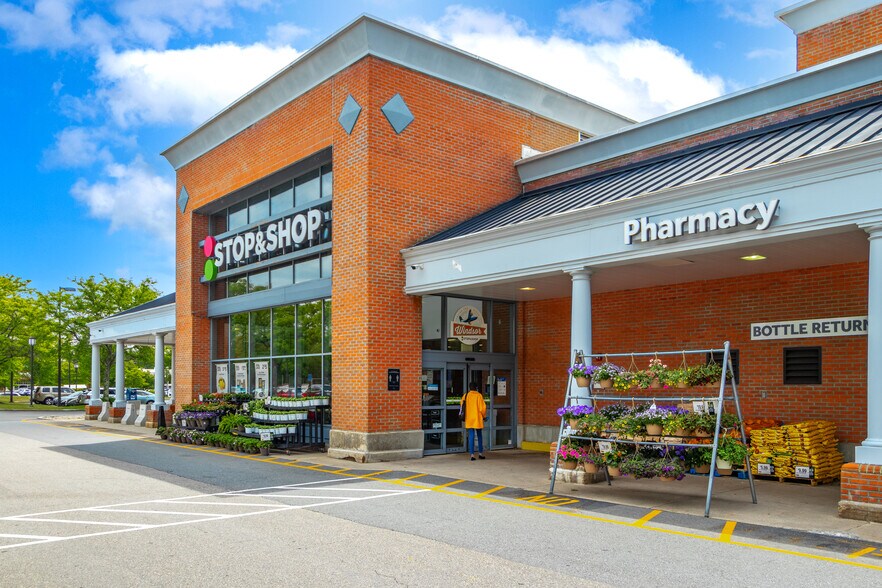 1095 Kennedy Rd, Windsor, CT 06095 Windsor Court