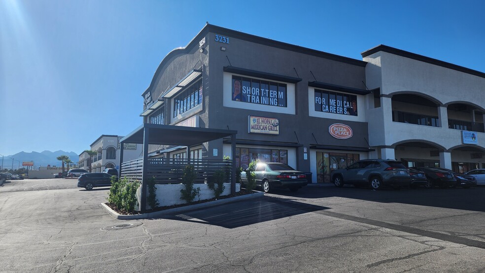 3231 N Decatur Blvd, Las Vegas, NV for lease - Building Photo - Image 3 of 9