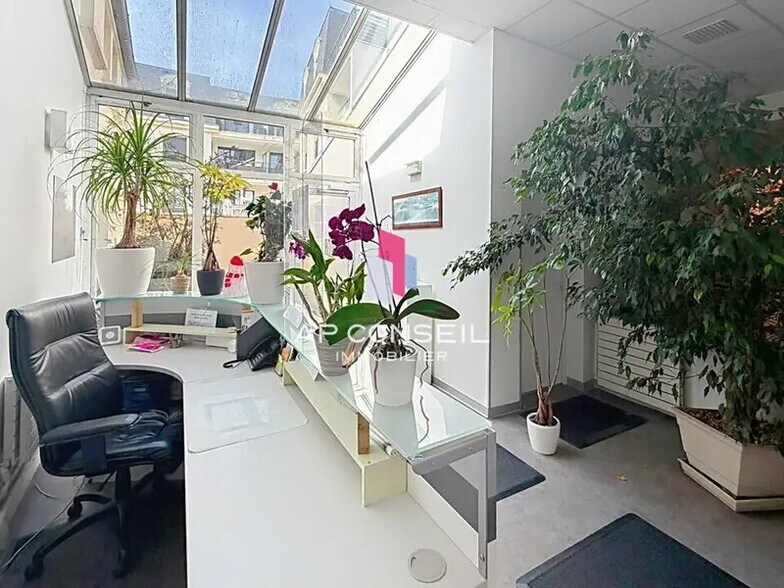 Office in SAINT CYR L ECOLE for sale - Interior Photo - Image 2 of 11