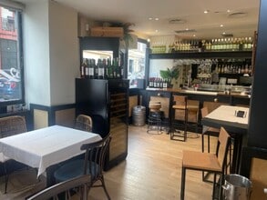 Retail in Madrid, Madrid for lease Interior Photo- Image 2 of 7