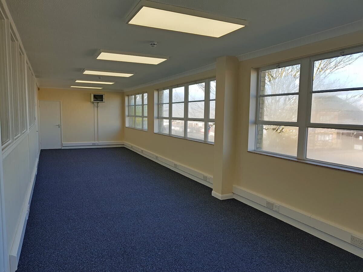 New Rd, Sheerness, KEN ME12 1NB - Unit Serviced -  - Interior Photo - Image 2 of 2