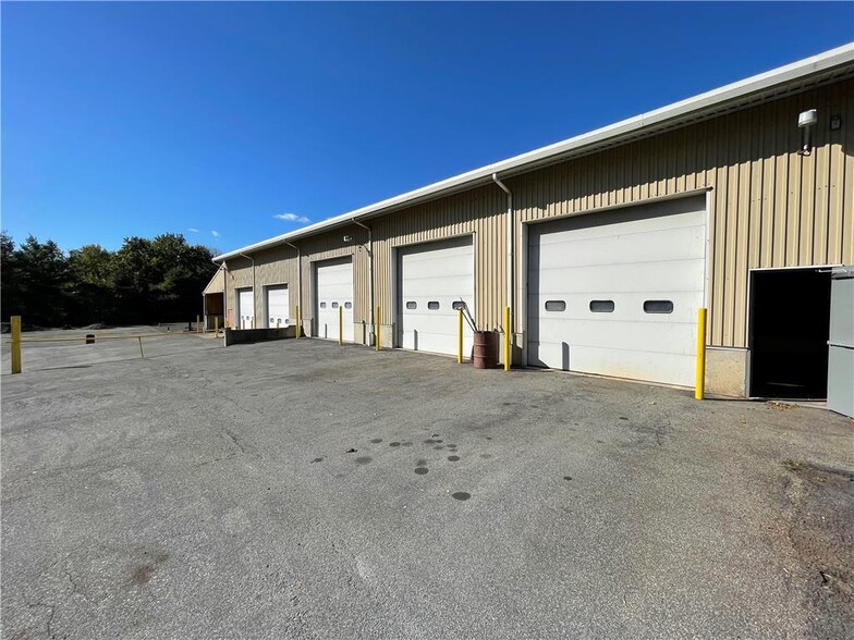 Industrial Dr, Easton, PA for sale - Building Photo - Image 3 of 6