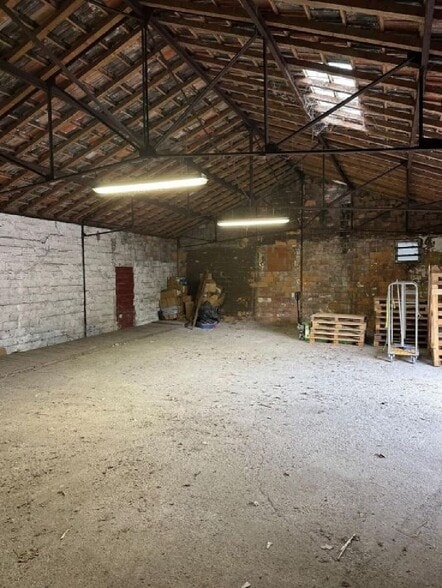 Flex in Bordeaux for lease - Building Photo - Image 2 of 3
