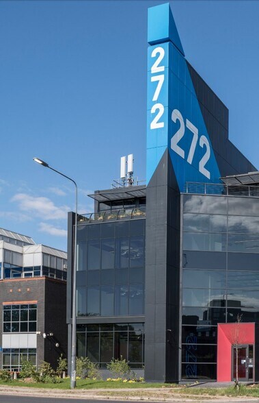 272 Gunnersbury Ave, London for sale - Building Photo - Image 2 of 9