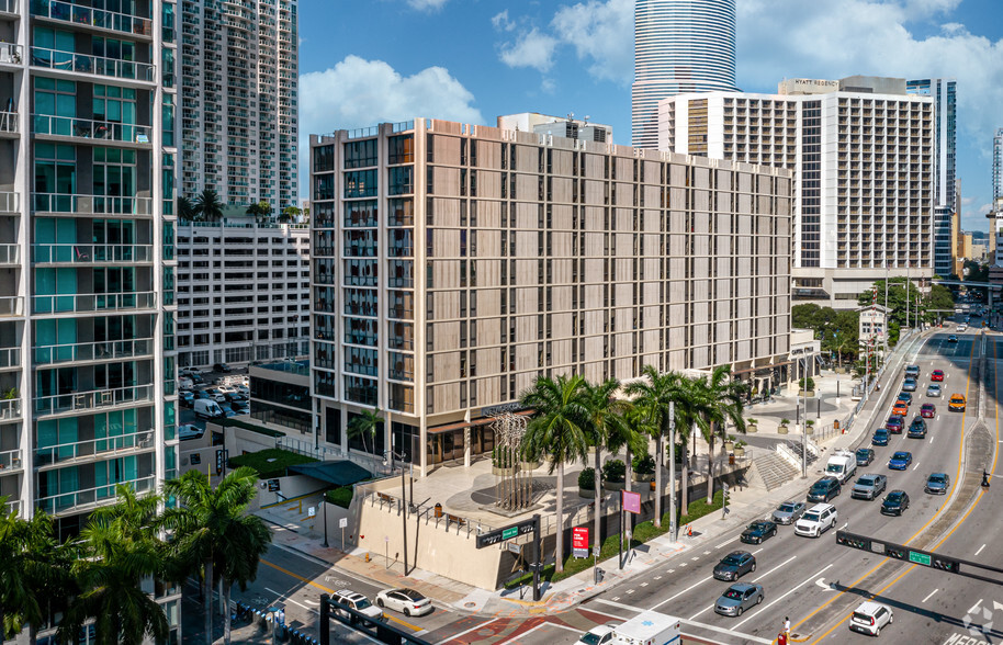 444 Brickell Ave, Miami, FL for lease - Building Photo - Image 2 of 13