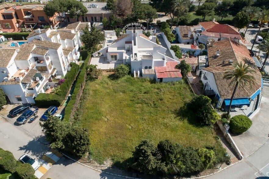 in Estepona for sale - Building Photo - Image 3 of 41