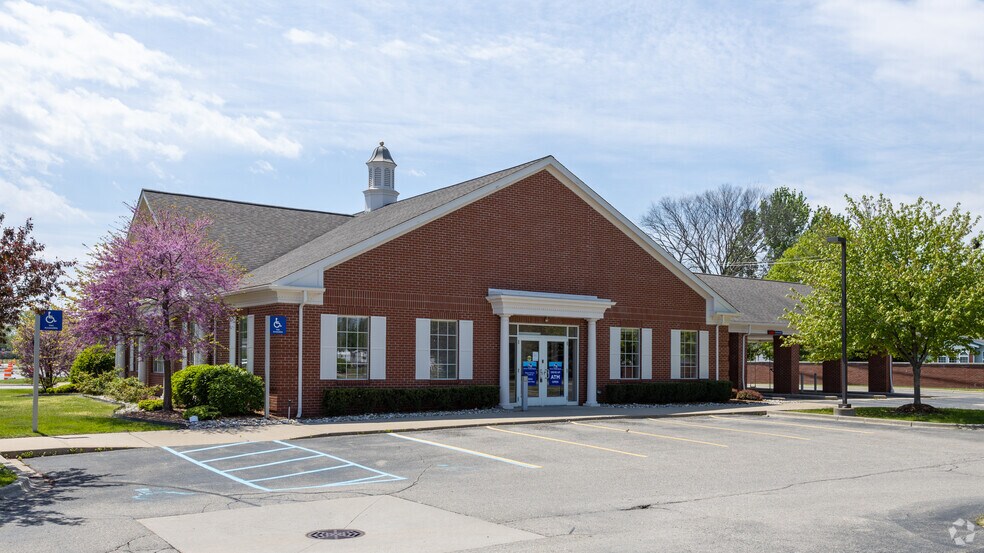 30379 Gratiot Ave, Roseville, MI for sale - Building Photo - Image 3 of 9