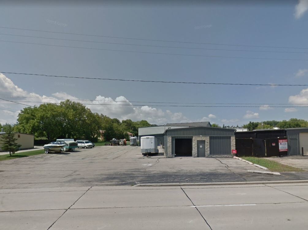 2825 Bowen St, Oshkosh, WI for sale Building Photo- Image 1 of 1