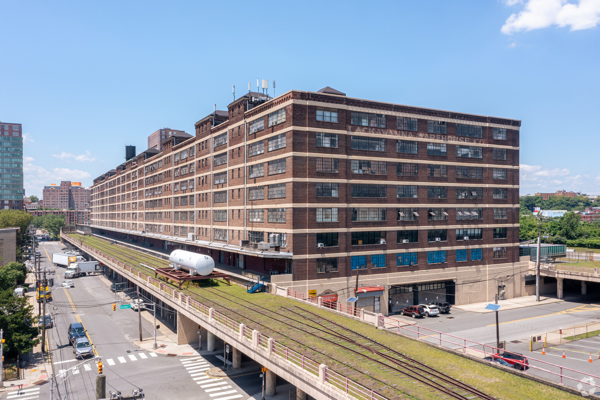 629 Grove St, Jersey City, NJ for lease Building Photo- Image 1 of 5