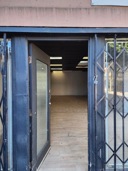 2676-2678 W Pico Blvd, Los Angeles, CA for lease - Building Photo - Image 3 of 25