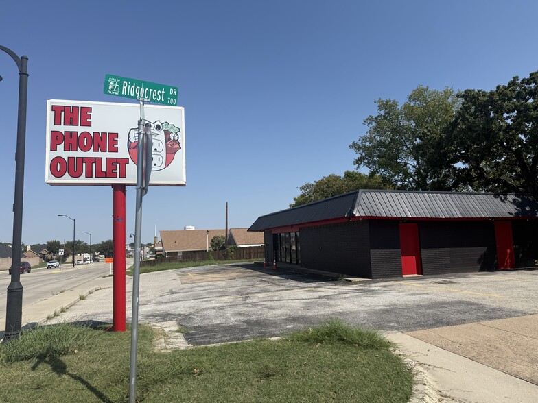 673 W Pipeline Rd, Hurst, TX for lease - Building Photo - Image 1 of 11