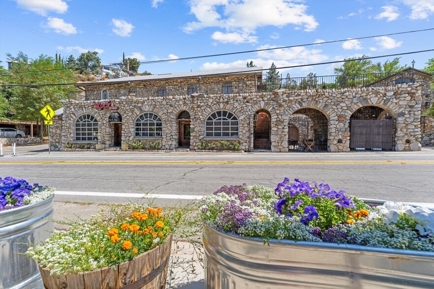 17539 Elizabeth Lake Rd, Lake Hughes, CA for sale - Primary Photo - Image 2 of 67