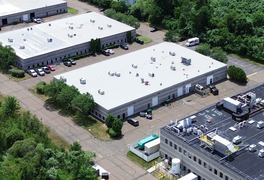 34 E Industrial Rd, Branford, CT for lease - Building Photo - Image 3 of 20