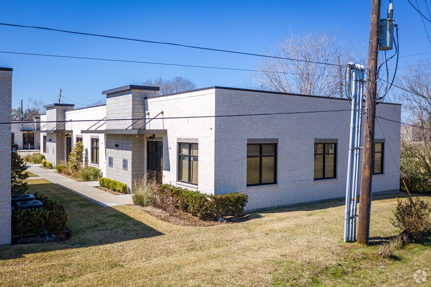 12440 Emily Ct, Sugar Land, TX for lease - Building Photo - Image 2 of 21