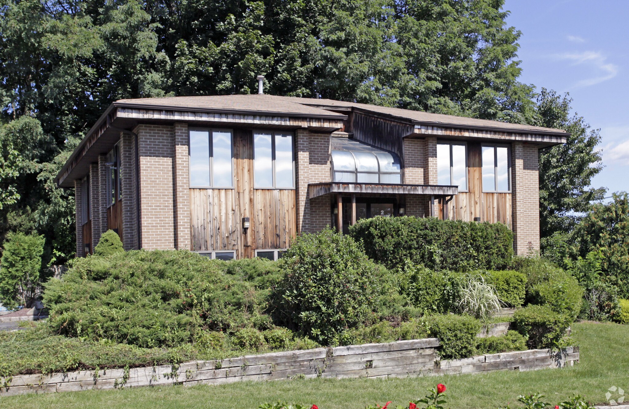 2 Omni Ct, New City, NY for sale Primary Photo- Image 1 of 1