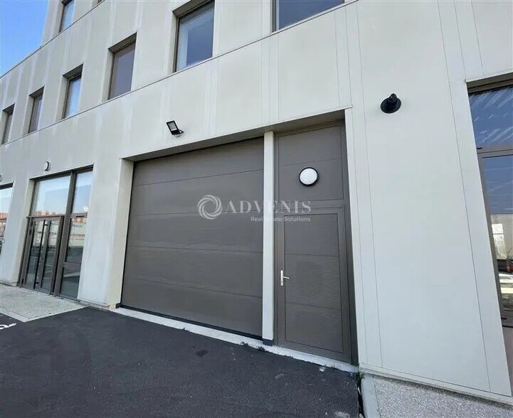 Flex in Tremblay-en-France for sale - Building Photo - Image 2 of 10